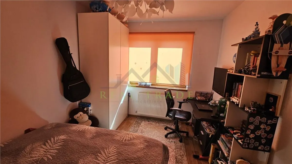Apartament 3 camere decomandat - foto 3