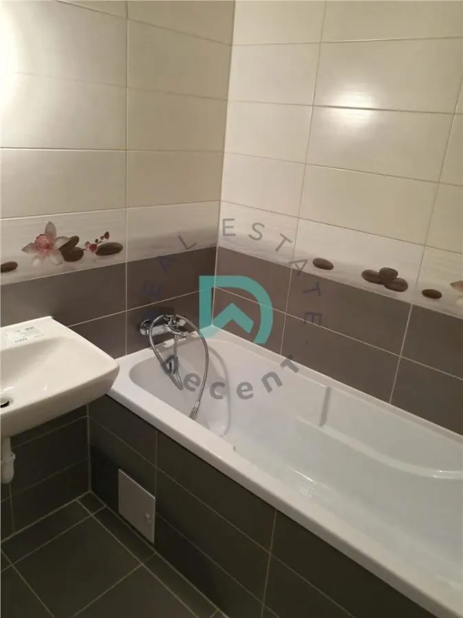 Apartament 3 camere nemobilat Avantgarden, 63 mp - Brasov - foto 6