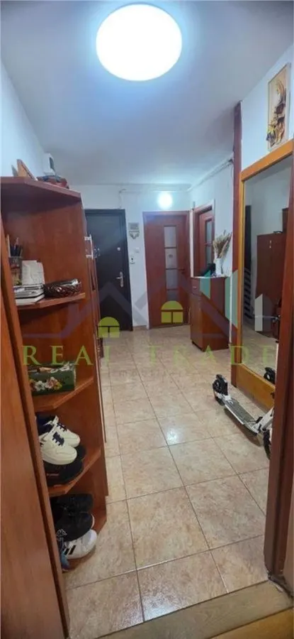 Apartament 3 camere, 2 bai, balcon, 71 mp., zona Gemenii- Saray - foto 5