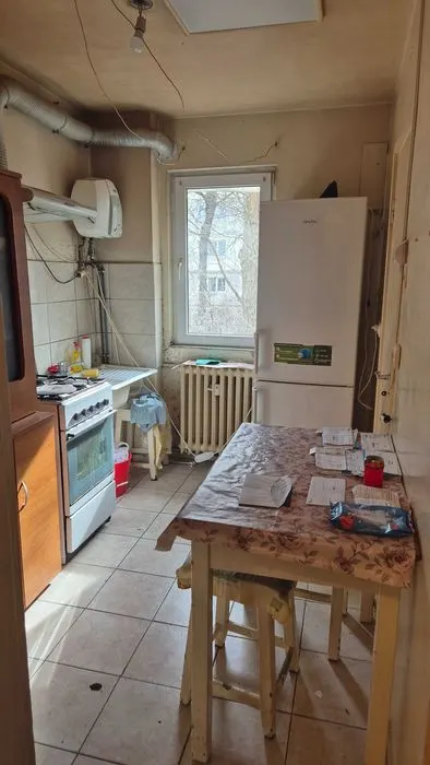 Apartament 3 camere etajul 1 zona Astra- Piata - foto 2