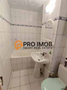 Apartament 2 camere cf 1 semidecomandat zona Micro 5 - foto 6