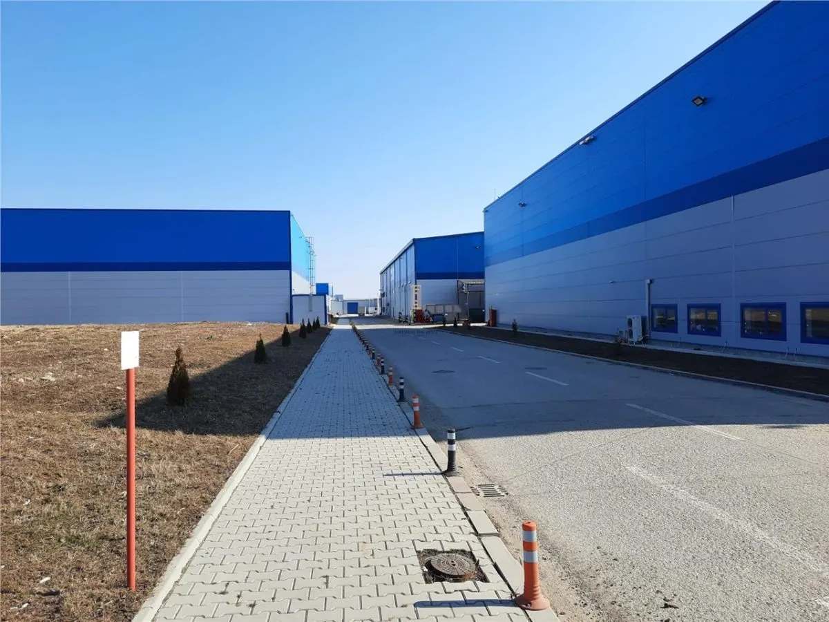 Spatiu Industrial - 2500 mp - Logistica - Productie - Depozitare - foto 9