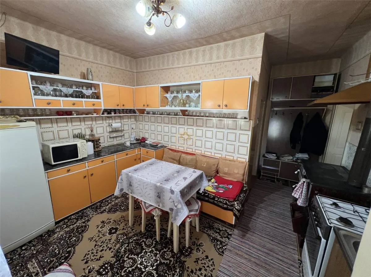 Casă spațioasă cu teren generos de 1.656 mp, într-o zonă liniștită din orașul Livada - foto 5