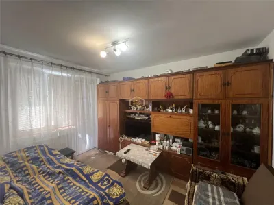 Etaj I | Apartament cu 3 camere | Botizului - foto 2