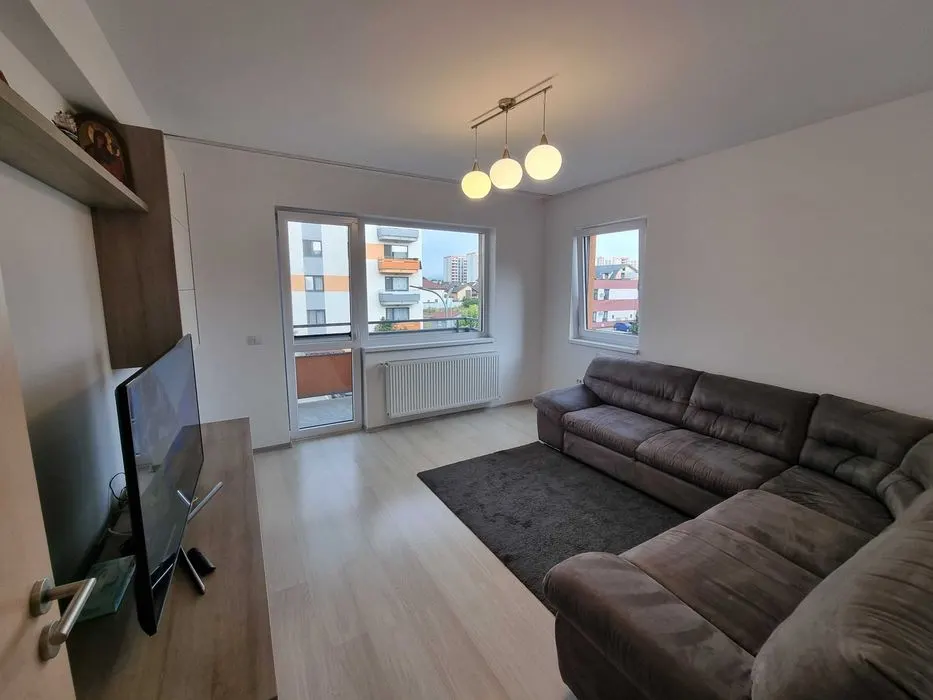Apartament 3 Camere + Loc de parcare Tractorul Coresi - foto 1