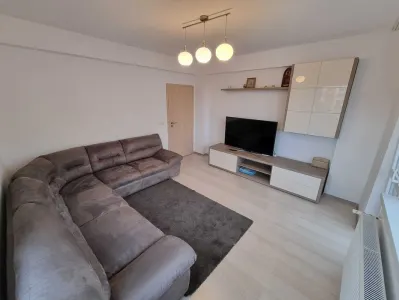 Apartament 3 Camere + Loc de parcare Tractorul Coresi - foto 2