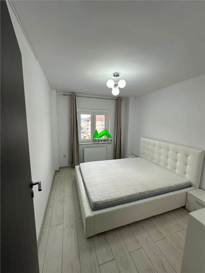 Apartament modern de inchiriat 4 camere Sibiu Central - foto 4