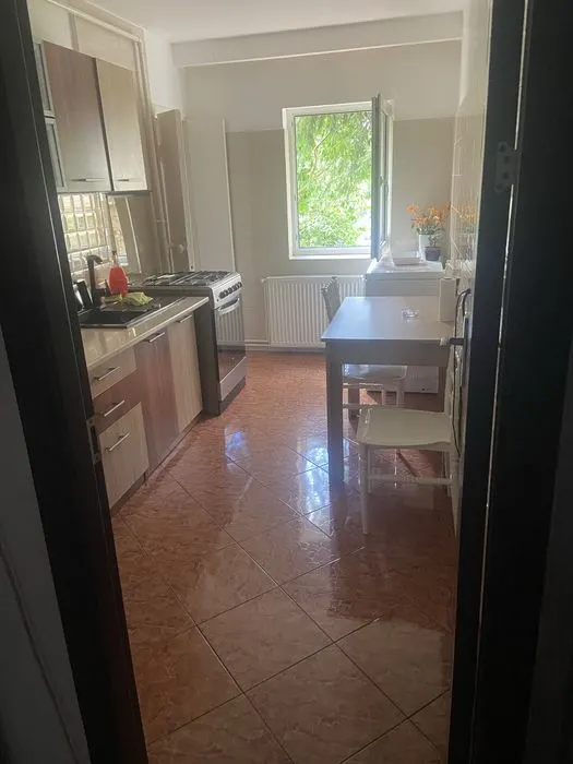 Apartament 2 camere decomandat, renovat, zona Astra - Carpatilor - foto 3