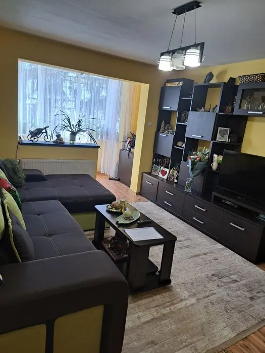 Apartament 4 camere decomandat etajul 2, Astra- Carpatilor - foto 1