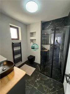 Casa cu 4 camere de inchiriat de 198 mp, moderna, Sancraiu de Mures - foto 7
