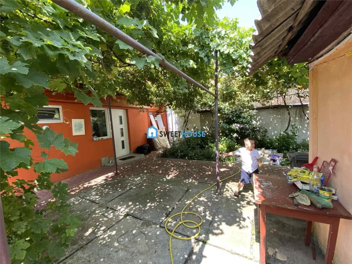 Casa cu 3 Camere si Gradina - Zona Centrala - foto 3