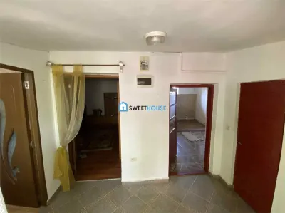 Casa cu 3 Camere si Gradina - Zona Centrala - foto 9