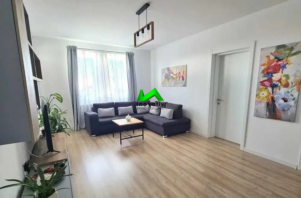 Apartament de vanzare 3 camere Sibiu Complex Henri Coanda - foto 2