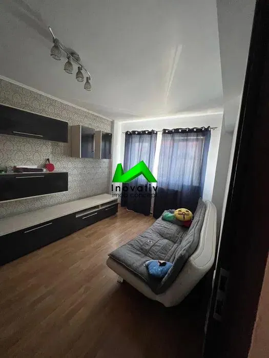 Apartament de inchiriat 3 camere Sibiu Strand - foto 1