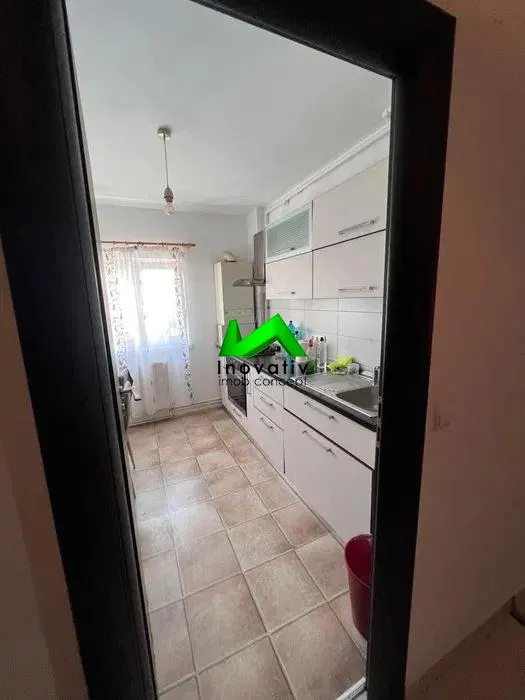 Apartament de inchiriat 3 camere Sibiu Strand - foto 2
