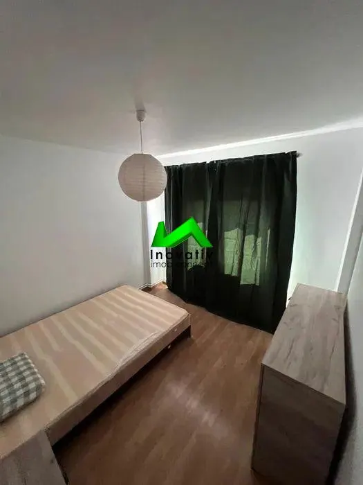 Apartament de inchiriat 3 camere Sibiu Strand - foto 6