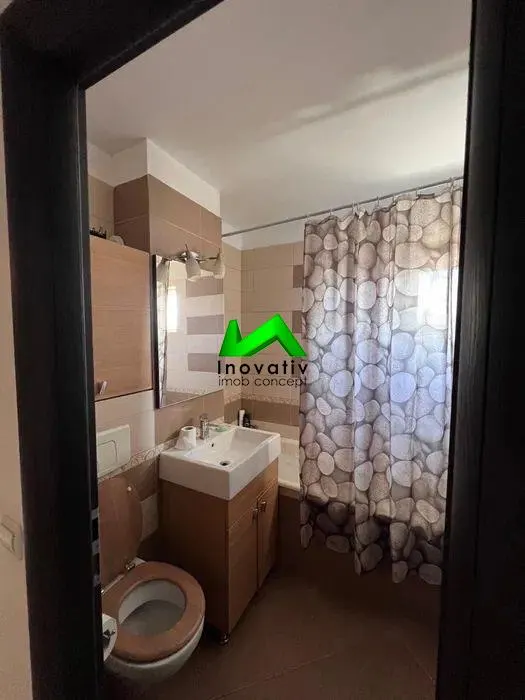 Apartament de inchiriat 3 camere Sibiu Strand - foto 7