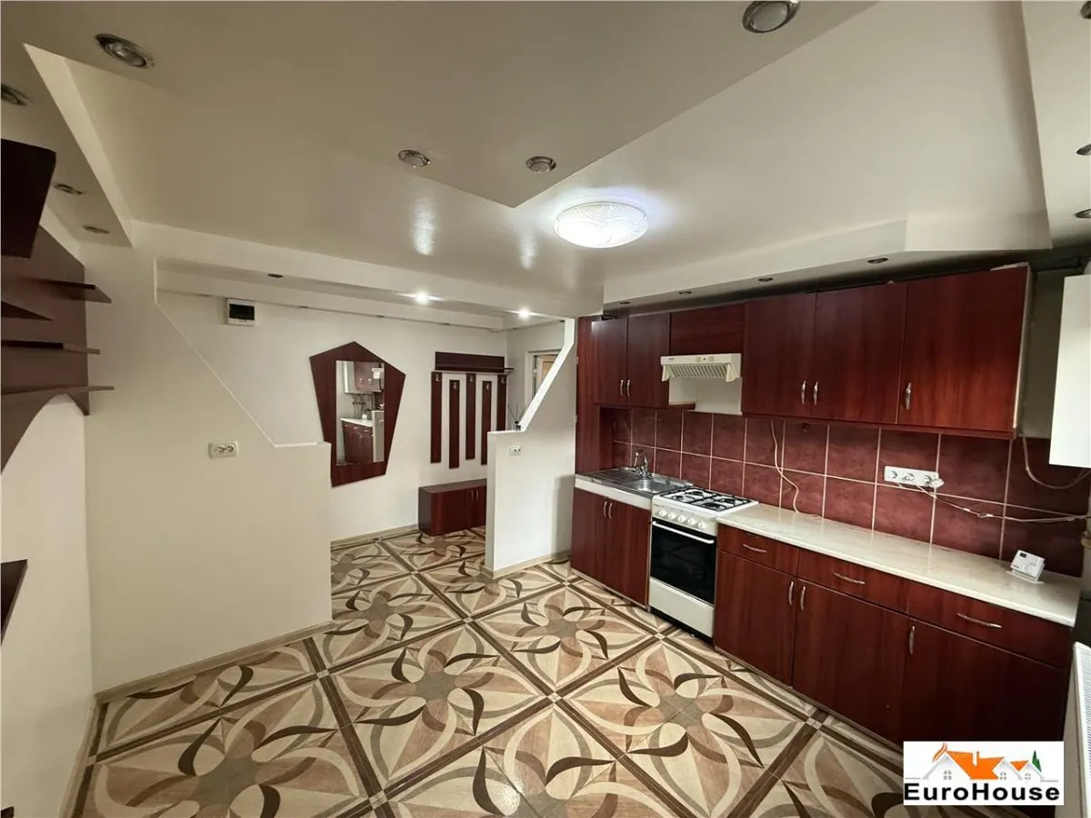 Apartament 2 camere de v?nzare | 51 mp utili | Parter ?nalt | Zona Piața - foto 1