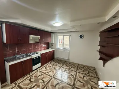 Apartament 2 camere de v?nzare | 51 mp utili | Parter ?nalt | Zona Piața - foto 2