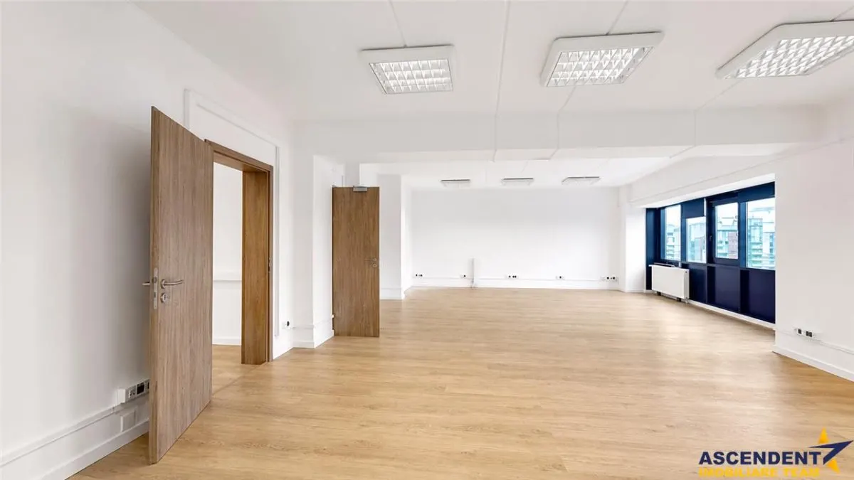 Tur LIVE! Spatiu birouri, renovat, Centrul Civic, Brasov. - foto 1