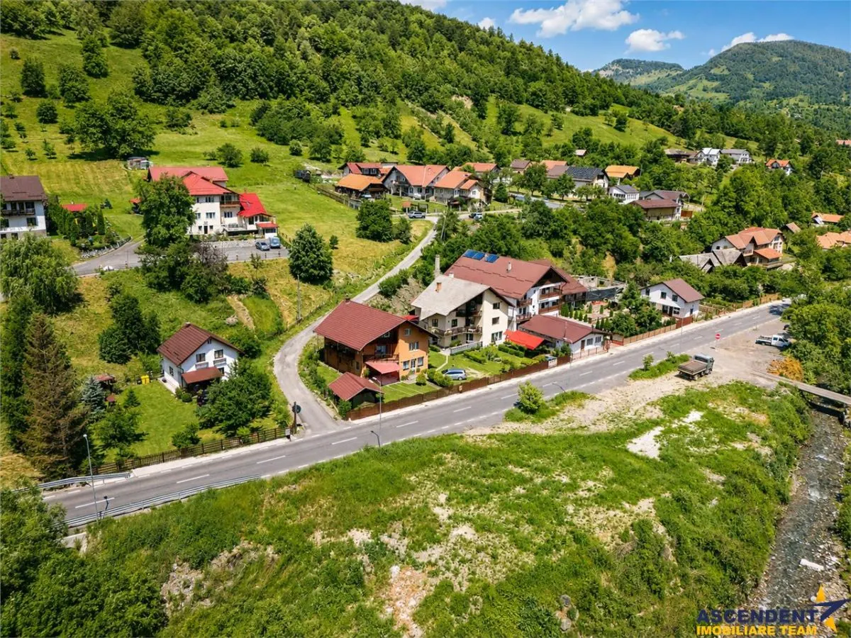 Tur 3D! Pensiune in areal pretios, Moieciu, Bran, Brasov - foto 1