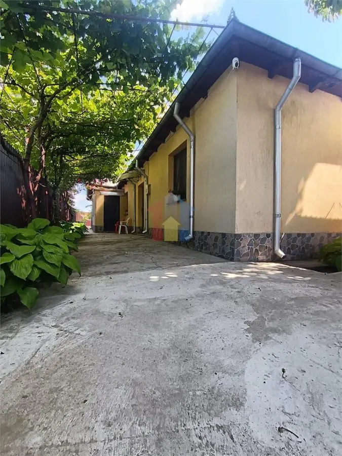 Casa foarte bine intretinuta, zona Cazasu - foto 2