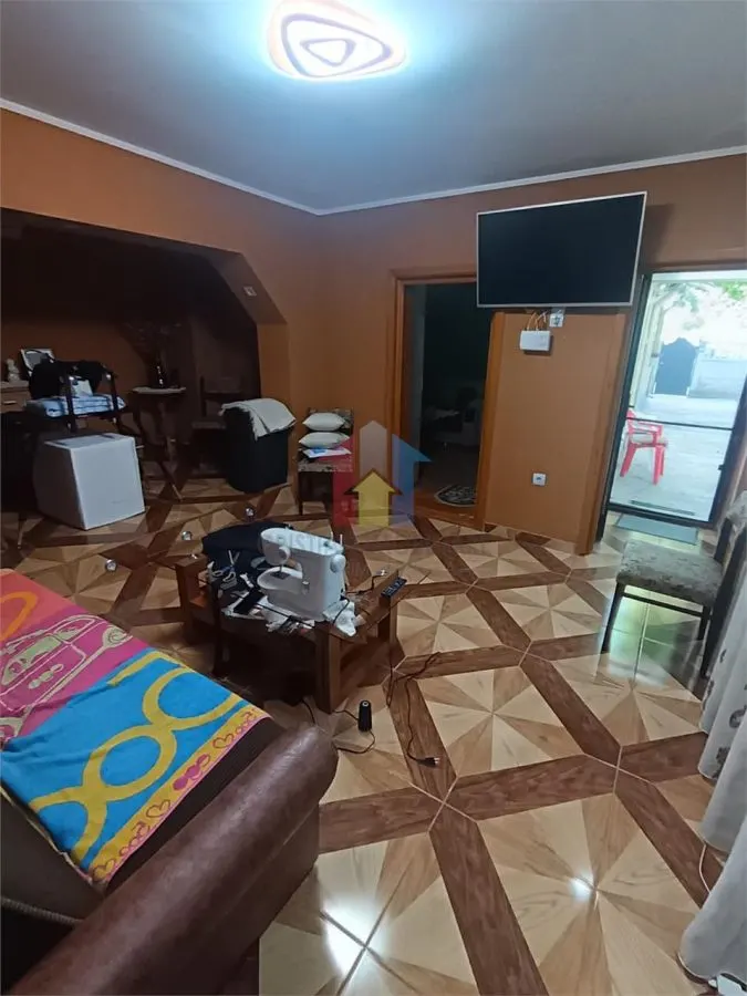 Casa foarte bine intretinuta, zona Cazasu - foto 13