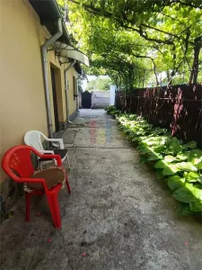 Casa foarte bine intretinuta, zona Cazasu - foto 4