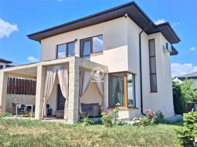 Vila  de vanzare  Rediu - foto 3
