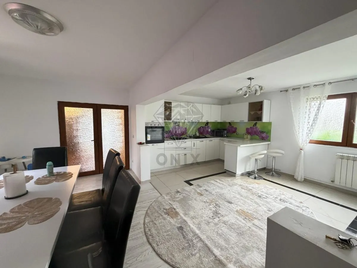 Vanzare Casa Strejnicu, 2 Intrari Separate, Mobilata - foto 12