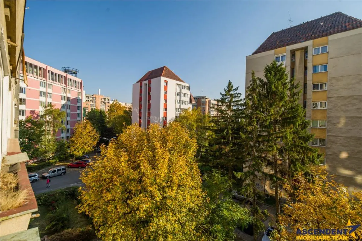 Apartament 2 camere, etaj 2, incadrat de verde, oportunitate personalizare - foto 1