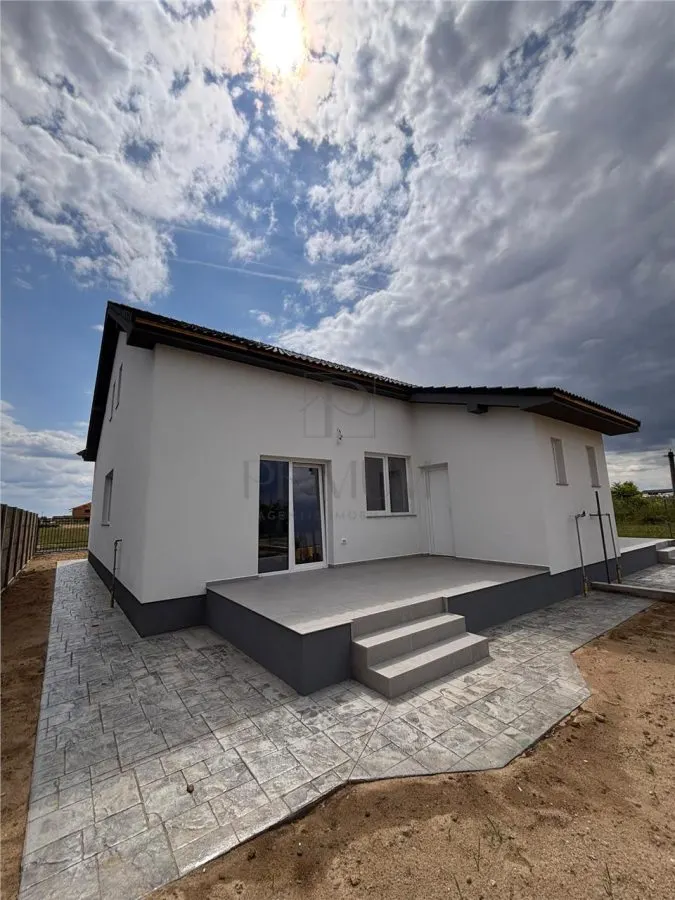 Moșnița Nouă- Duplex cu mansarda- 150 mp utili- Teren 334 mp - foto 1