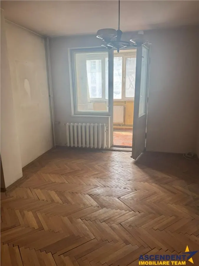 Apartament cu 3 camere, etaj2,  2balcoane, Centru Civic Brasov - foto 2