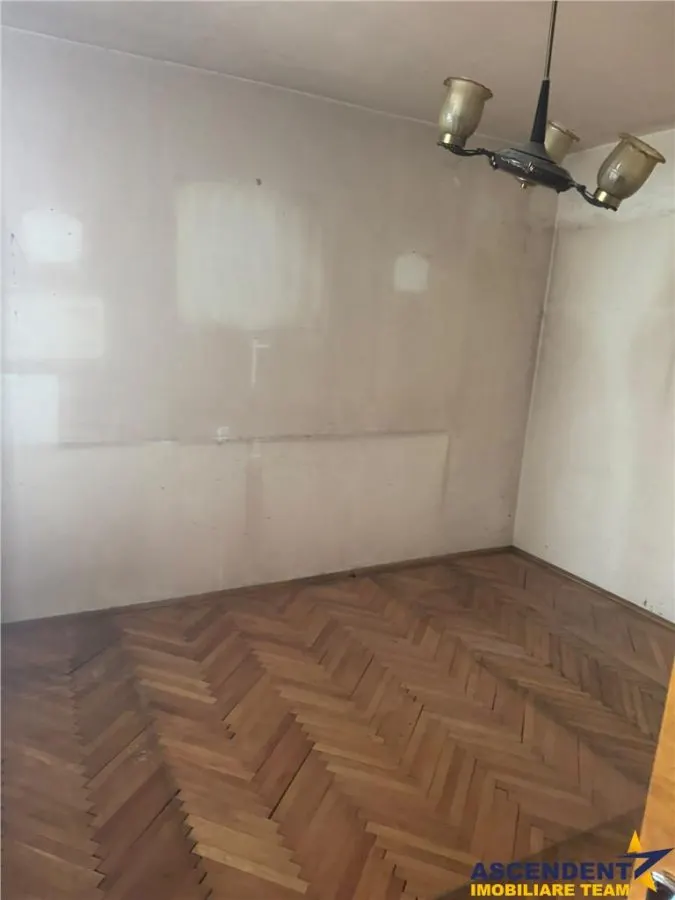 Apartament cu 3 camere, etaj2,  2balcoane, Centru Civic Brasov - foto 4
