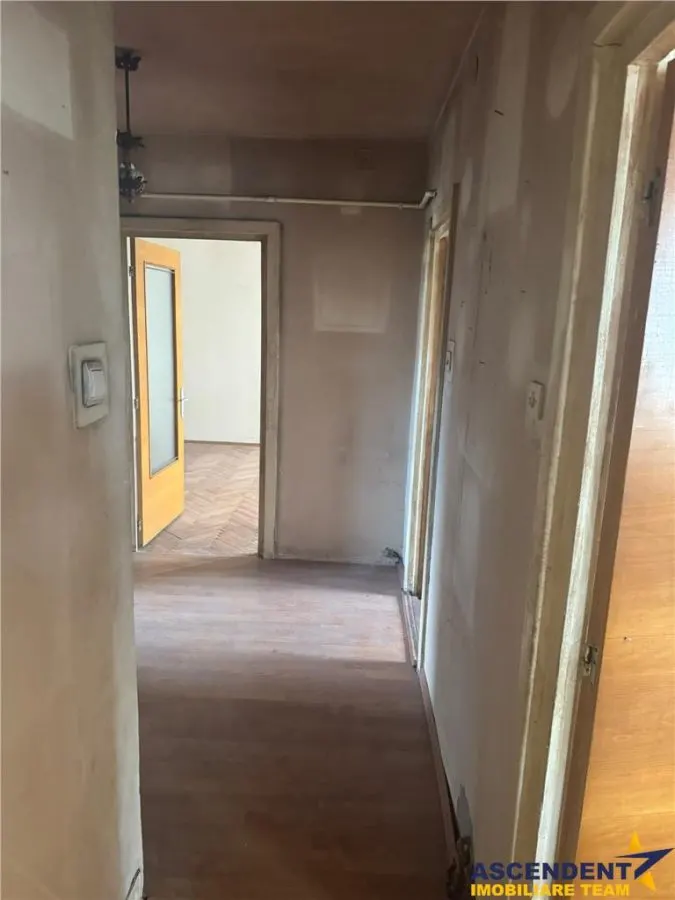 Apartament cu 3 camere, etaj2,  2balcoane, Centru Civic Brasov - foto 5