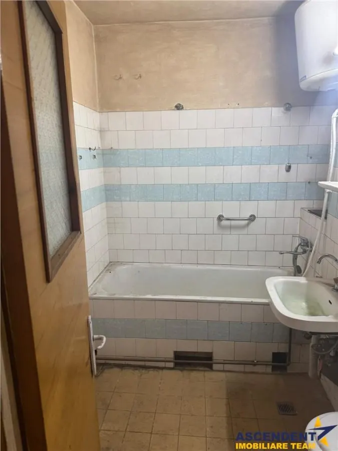 Apartament cu 3 camere, etaj2,  2balcoane, Centru Civic Brasov - foto 6