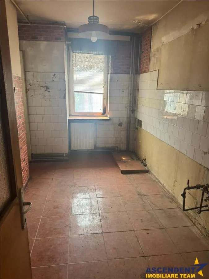 Apartament cu 3 camere, etaj2,  2balcoane, Centru Civic Brasov - foto 8