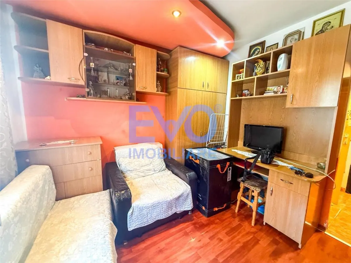 Camera de camin, etaj 2, mobilata&utilata, baie proprie, zona Nicolina - foto 2