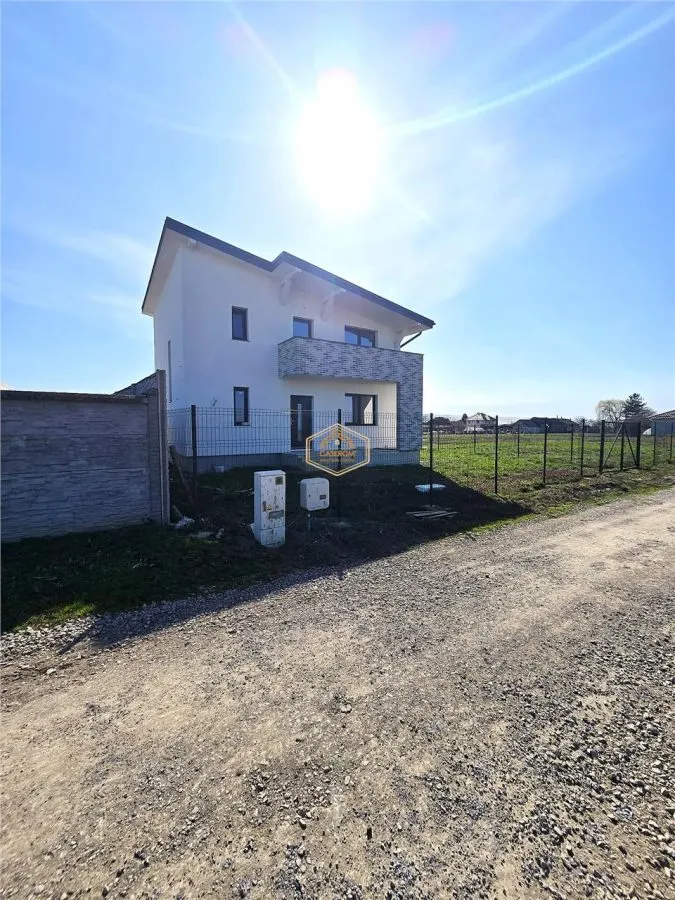 Casa Noua 4 camere | Teren 695 mÂ² - foto 1