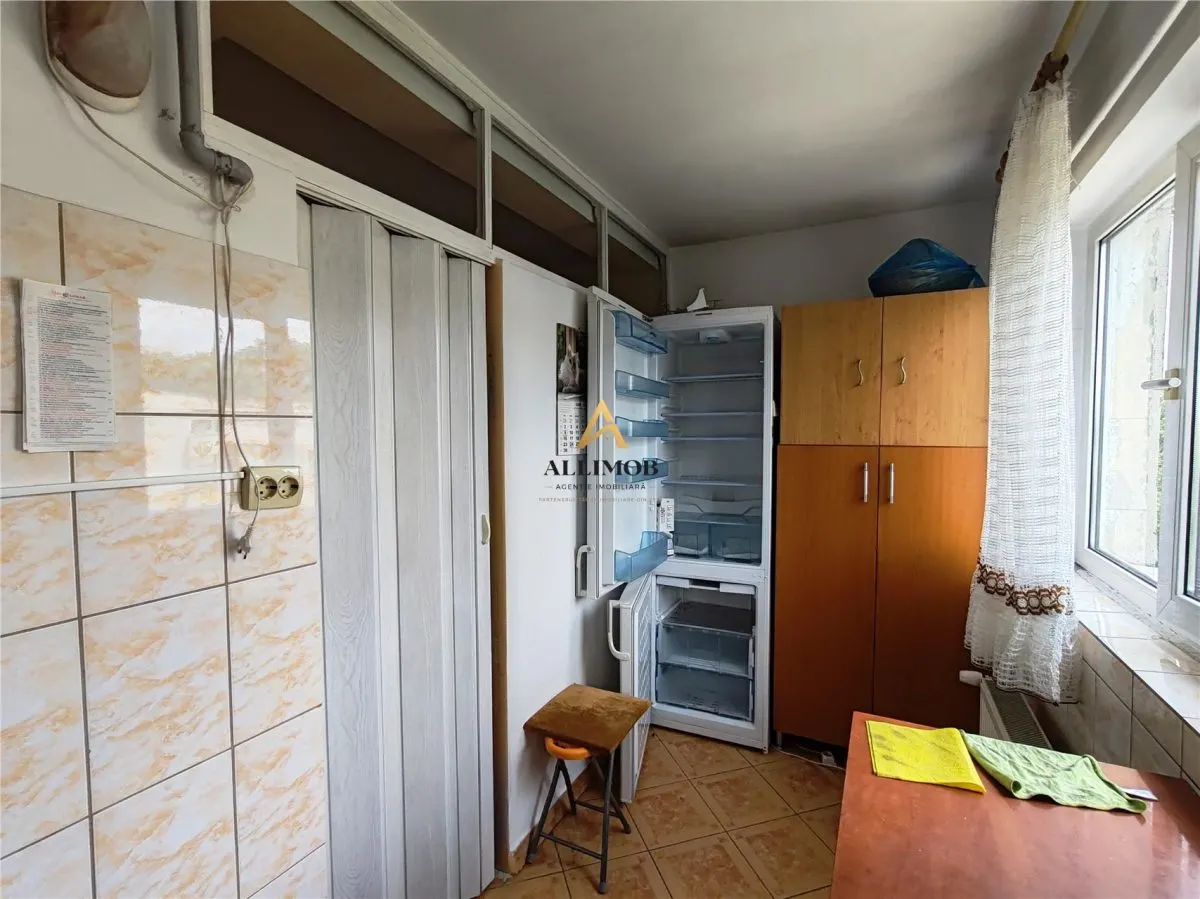 Apartament 2 camere in Ploiesti, zona Democratiei - foto 11