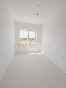 Vanzare apartament 2 camere - foto 2