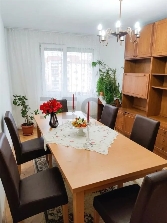 RECO Apartament cu 3 camere decomandat in cartierul Rogerius - foto 1