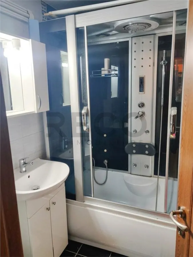 RECO Apartament cu 3 camere decomandat in cartierul Rogerius - foto 7