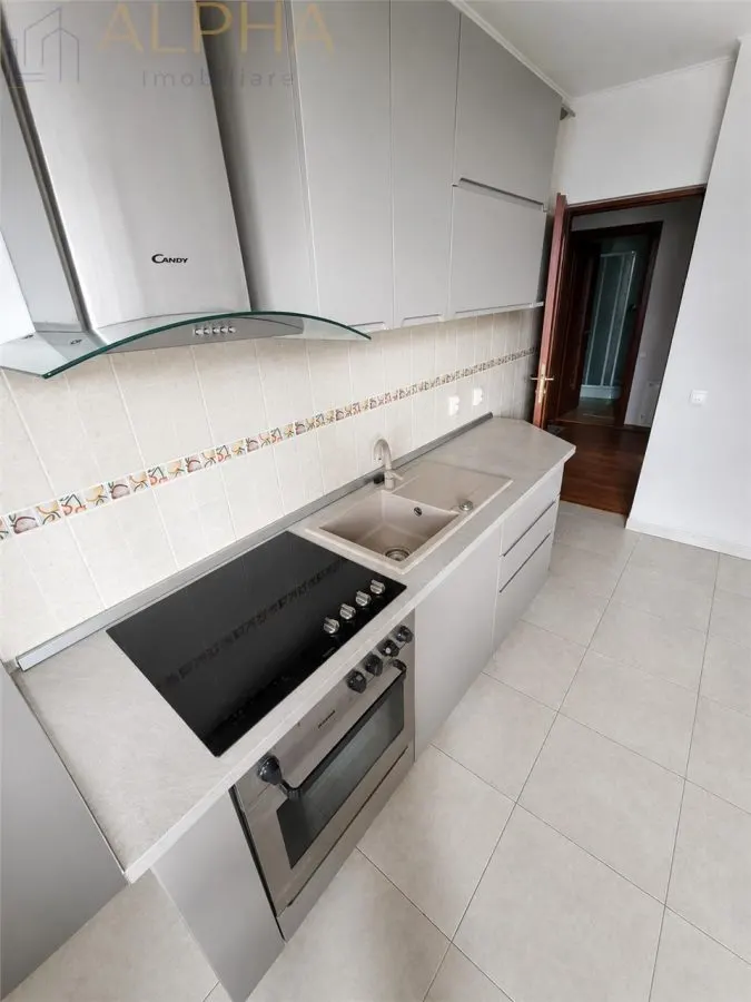 De vanzare apartament 3 camere, 2 bai, loc de parcare si boxa - Bistrita, BN - foto 1