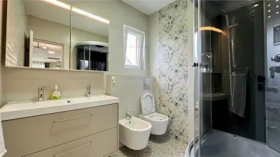 Apartament 4 camere | Centru Sacele | Utilitati incluse - foto 9
