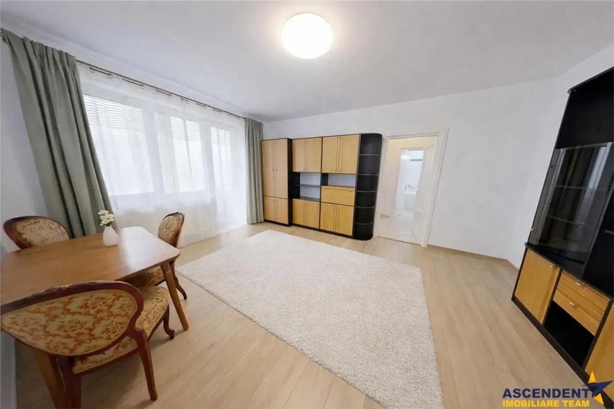 Apartament 2 camere,luminos,incadrat de liniste si verdele naturii,Ultracentral,Brasov - foto 2