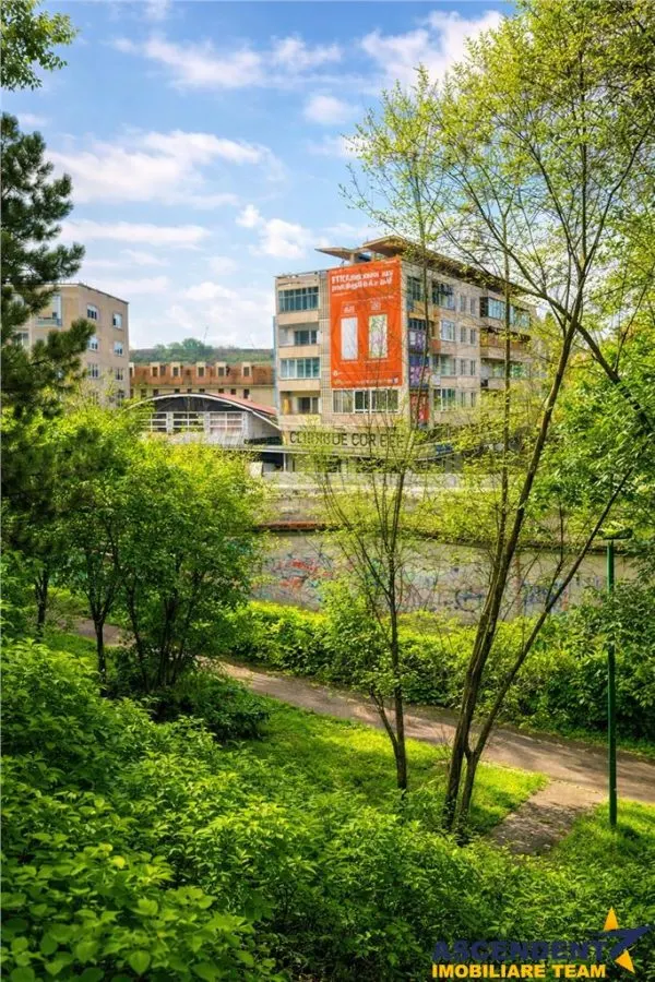 Apartament 2 camere,luminos,incadrat de liniste si verdele naturii,Ultracentral,Brasov - foto 7