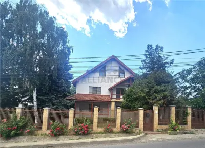 Vila nemobilata, spatioasa, Popas Pacurari - Valea Lupului