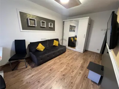 RECO Garsoniera 20 mp renovata etaj 1- Oradea - Oradea