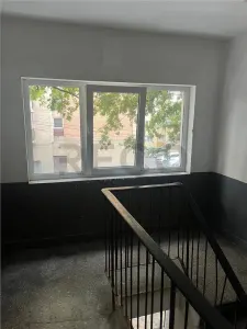 RECO Garsoniera 20 mp renovata etaj 1- Oradea - foto 5